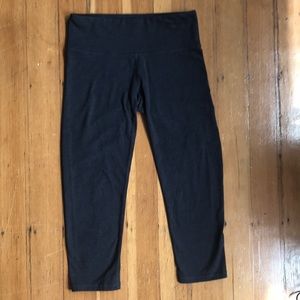 Gray Mid-Rise C9 Champion Capri Leggings, Sz. S